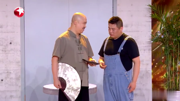 主图-快递小哥过招空巢老人.png